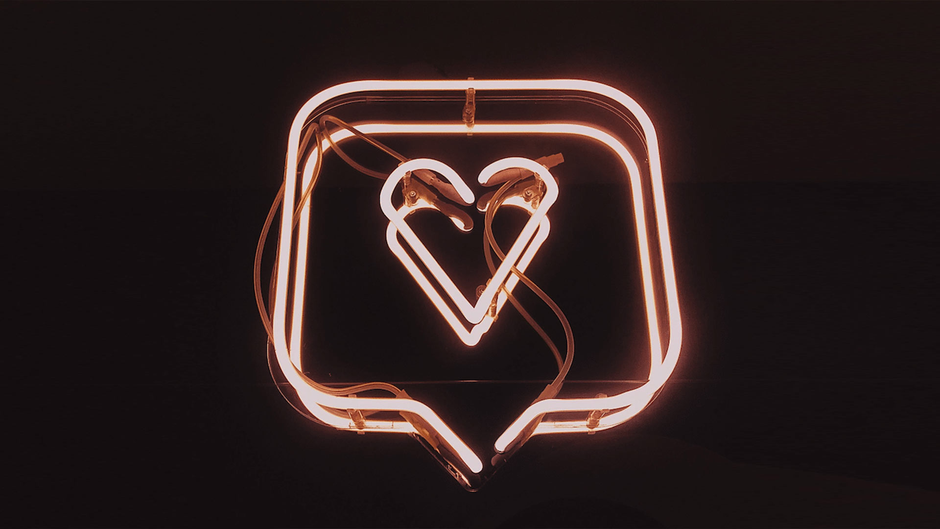 a Neon heart