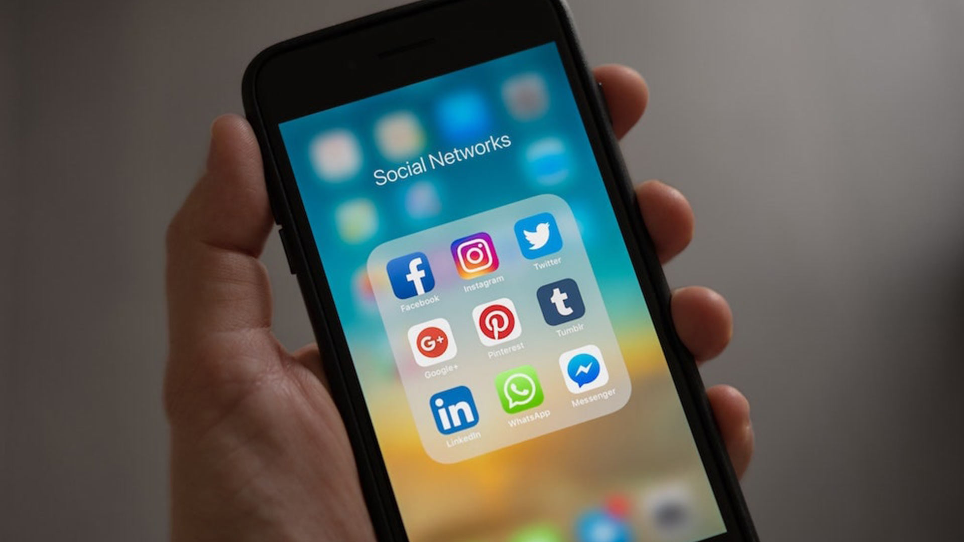social-media-apps-in-phone