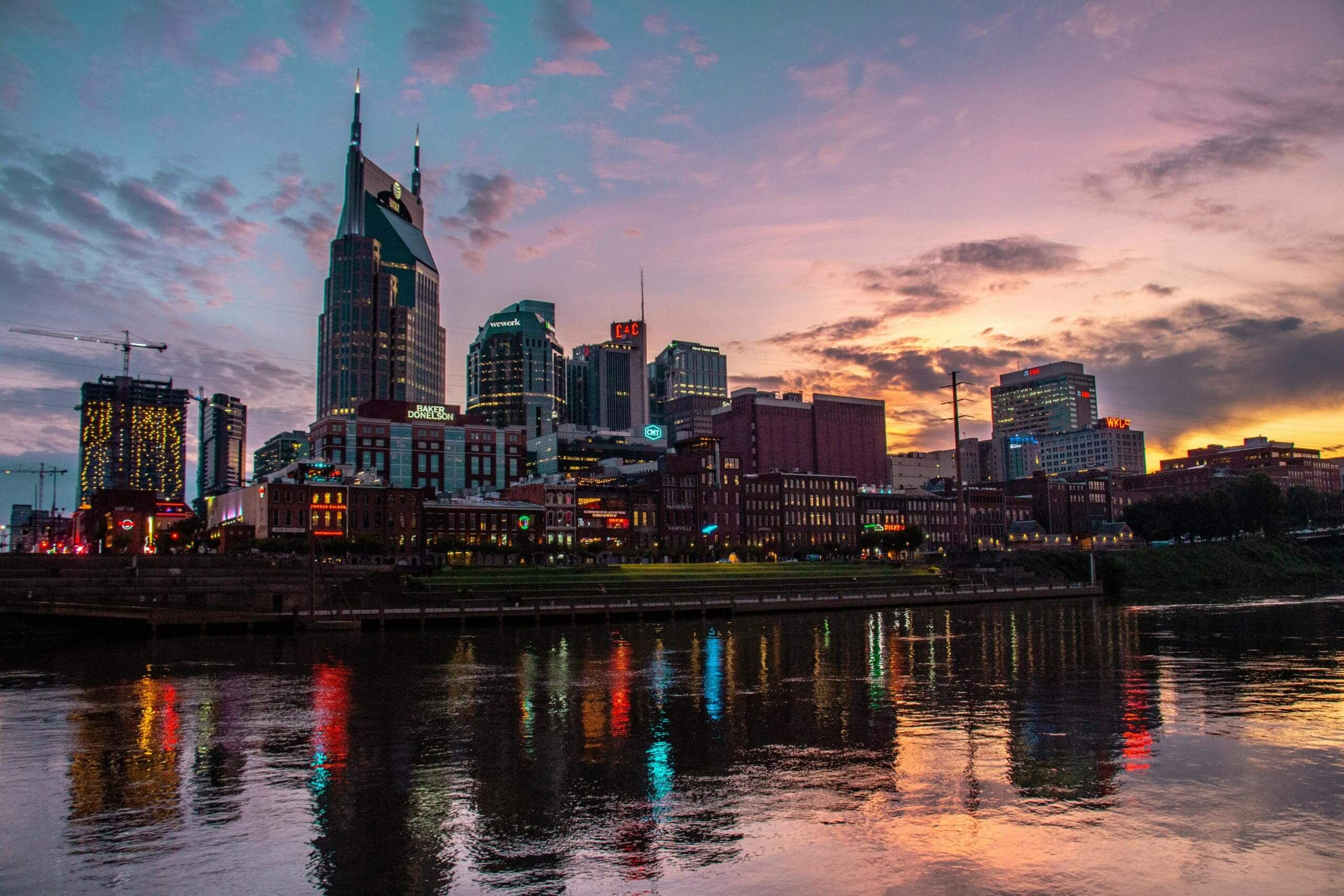 nashville downtown small businesses along the river